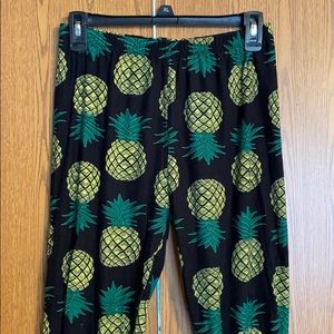 5/$25 Pineapple Leggings
